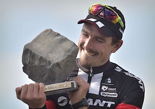 Degenkolb gewinnt Paris-Roubaix!